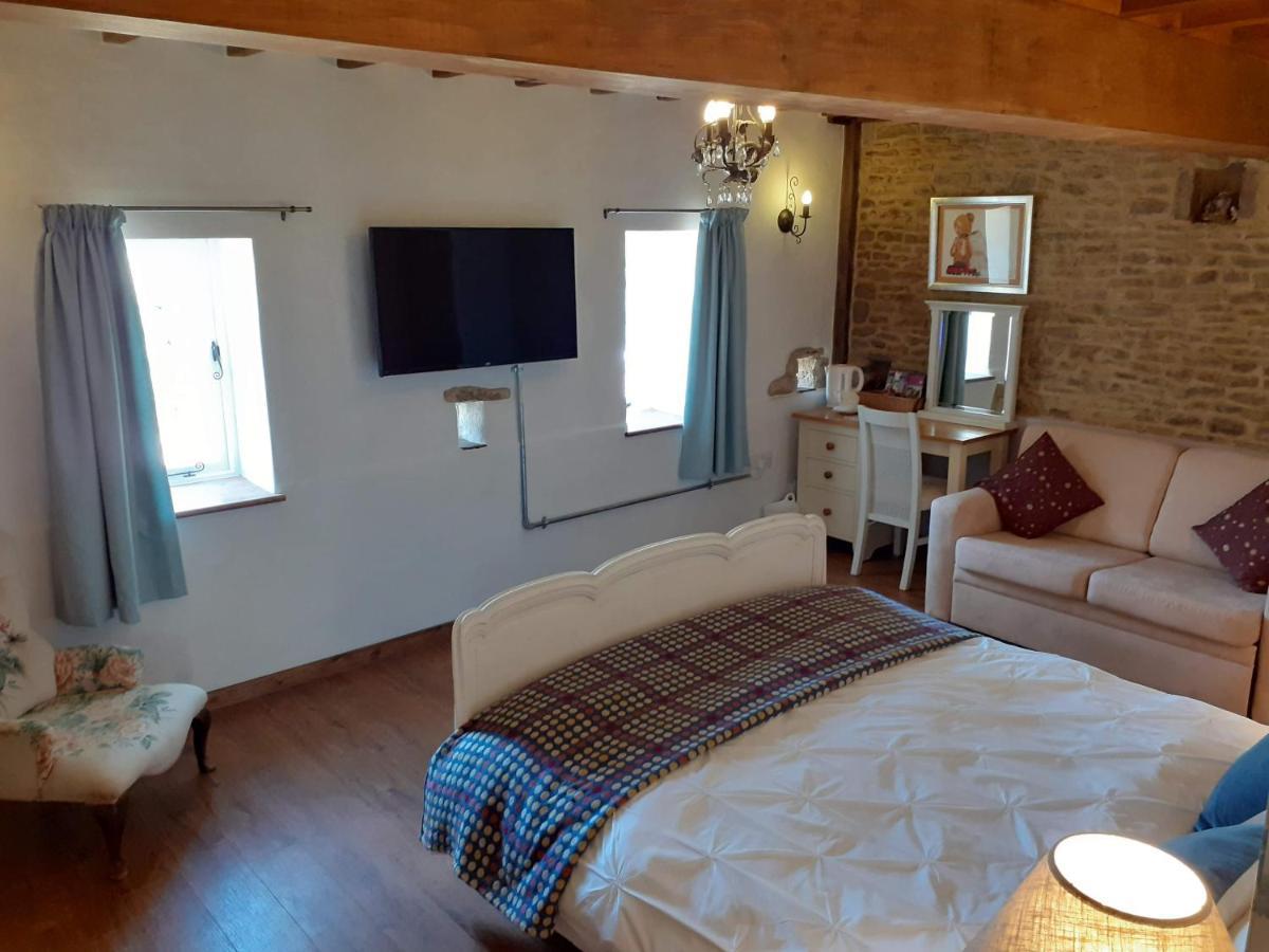 Ashton KeynesThe Byre North End Farm住宿加早餐旅馆 外观 照片
